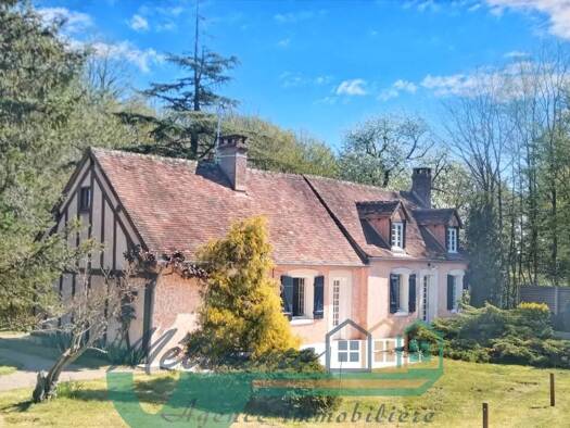 Maison à vendre 266 250 € 4 pièces 2 chambres 96 m² 4 290 m² de terrain Champcevrais 89220