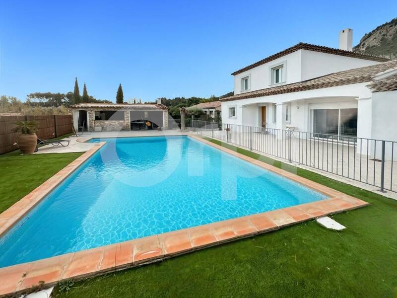 Maison à vendre, 134m², LE REVEST LES EAUX