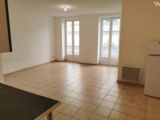 Appartement à louer 490 € 2 pièces 1 chambre 46 m² RDC Montélimar 26200