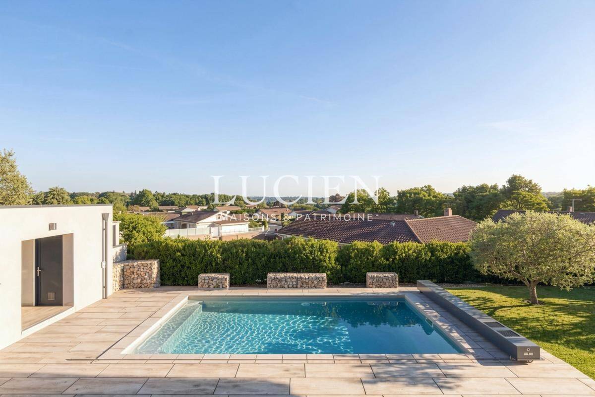 Maison à vendre, 163m², SAINT GENIS LES OLLIERES