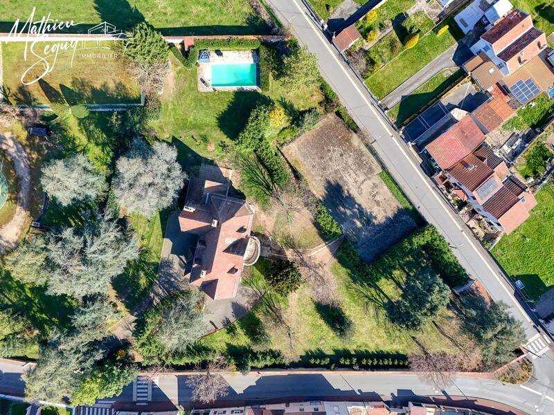 Maison à vendre, 525m², CHAZELLES SUR LYON