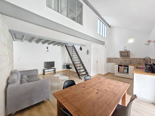 Duplex à louer 800 € 3 pièces 1 chambre 58 m² Étage 1/2 Villeneuve-lès-Avignon 30400