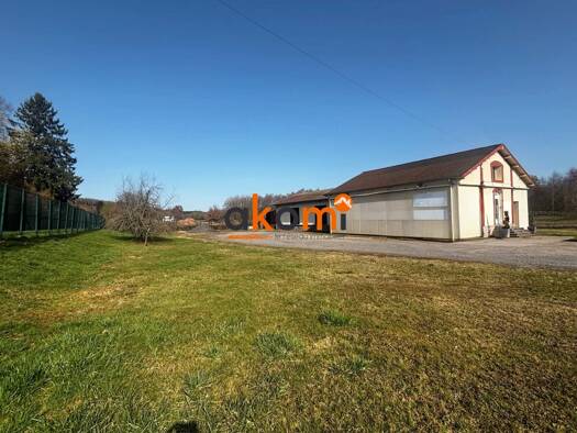 Local d'activités à vendre 198 000 € 550 m² d'espace de stockage Saint-Michel-sur-Meurthe 88470