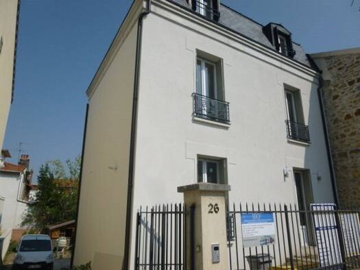 Appartement à louer 1 450 € 2 pièces 1 chambre 46,9 m² RDC Jules Guesde Montesy Issy-les-Moulineaux 92130