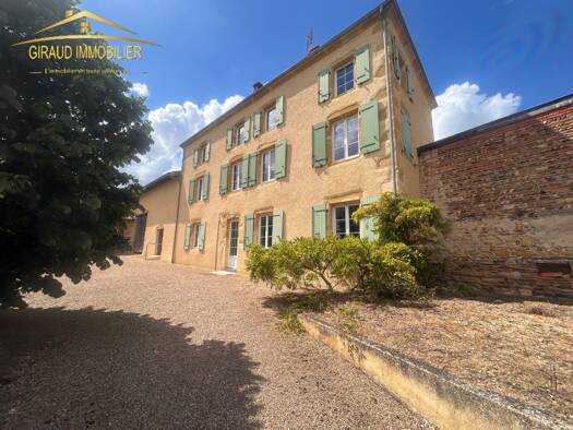 Maison à vendre 149 000 € 6 pièces 4 chambres 140 m² 771 m² de terrain Melay 71340