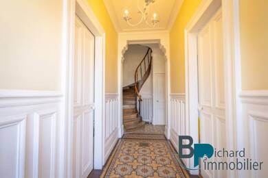Maison de ville à vendre 220 500 € 7 pièces 3 chambres 122 m² Laon 02000