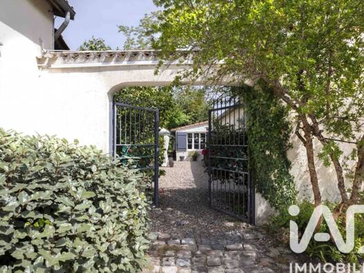 Maison à vendre 750 000 € 14 pièces 5 chambres 373 m² 2 627 m² de terrain Arsac 33460