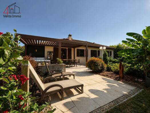 Maison de plain-pied à vendre 242 000 € 5 pièces 4 chambres 107 m² 2 656 m² de terrain Eybouleuf 87400