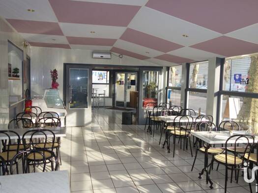 Local commercial à vendre 270 000 € 987 m² de surface de vente Alluyes 28800