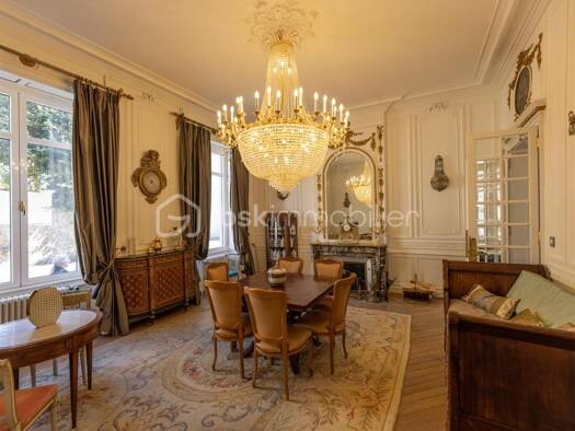 Immeuble à vendre 1 372 000 € 600 m² Quartier du Centre Le Mans 72000