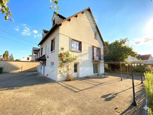 Maison à vendre 325 000 € 7 pièces 5 chambres 175 m² 916 m² de terrain Rosny-sur-Seine 78710