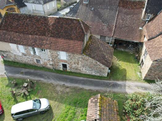 Maison à vendre 40 000 € 6 pièces 3 chambres 90 m² 400 m² de terrain Beaulieu-sur-Dordogne 19120
