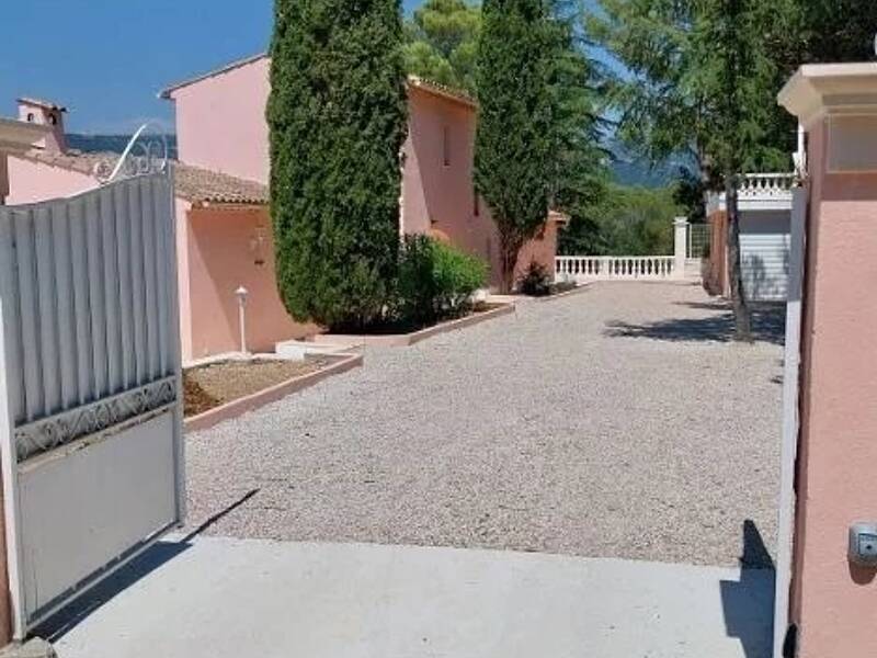 Maison à louer, 138m², PEYMEINADE