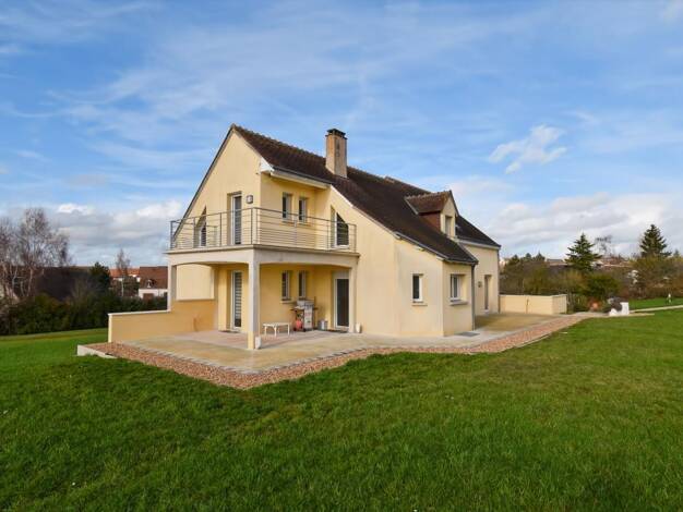 Villa à vendre 431 000 € 6 pièces 3 chambres 260 m² 3 014 m² de terrain Sargé-sur-Braye 41170