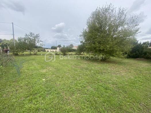 Terrain constructible viabilisé à vendre 59 500 € 467 m² de terrain Villegouge 33141