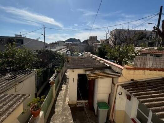 Appartement à vendre 195 000 € 3 pièces 2 chambres 47 m² RDC/2 Extension Centre Ville La Ciotat 13600