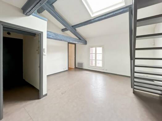 Duplex à vendre 89 000 € 3 pièces 2 chambres 57,8 m² Étage 3/3 Du Guesclin Béziers 34500