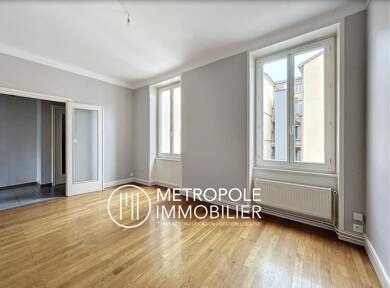 Appartement à louer 620 € 3 pièces 2 chambres 64 m² Étage 2/3 Tarare 69170