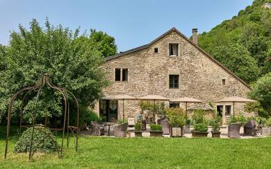 Maison à vendre 920 000 € 14 pièces 6 chambres 326 m² 3 938 m² de terrain Baume les Messieurs 39570