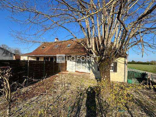 Maison à vendre 206 000 € 7 pièces 5 chambres 198 m² 752 m² de terrain Chateaurenaud Louhans 71500