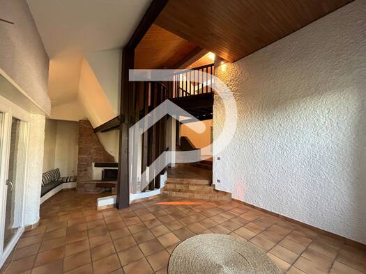 Maison à vendre 233 000 € 6 pièces 3 chambres 168 m² 688 m² de terrain Sarraltroff 57400
