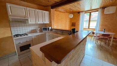 Appartement à louer 540 € 2 pièces 1 chambre 50 m² Étage 1/2 Montferrand Clermont Ferrand 63100