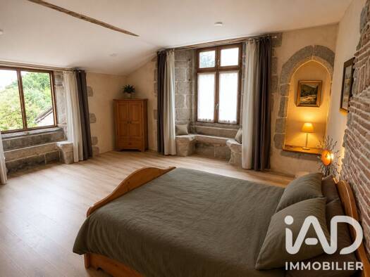 Demeure à vendre 498 750 € 7 pièces 4 chambres 535 m² 100 m² de terrain La Mairie Parthenay 79200