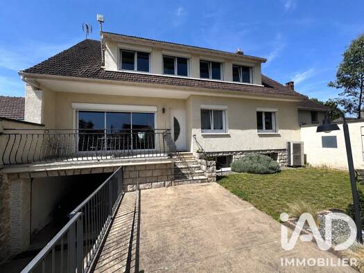 Maison à vendre 299 000 € 8 pièces 6 chambres 198 m² 551 m² de terrain Le Malesherbois 45330