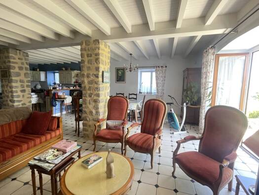 Maison en viager occupé Bouquet 335 000 € 6 pièces 5 chambres 193,6 m² 1 085 m² de terrain Nord Est Sorbiers 42290