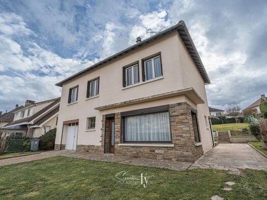 Maison de ville à vendre 138 900 € 5 pièces 3 chambres 104 m² 701 m² de terrain Magnac-Bourg 87380