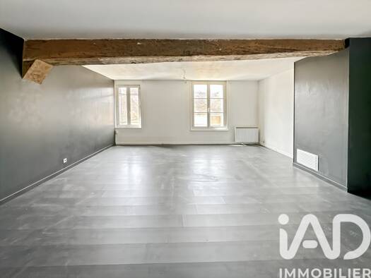 Maison de ville à vendre 129 500 € 6 pièces 3 chambres 117,59 m² 9,25 m² de terrain Bourg et Hameaux Rive Droite Villeneuve-sur-Yonne 89500