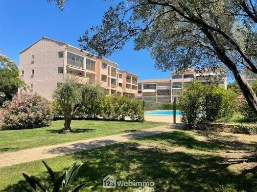 Appartement à vendre 178 000 € 2 pièces 1 chambre 42 m² 1er étage Les Bouteillers Sainte-Maxime 83120