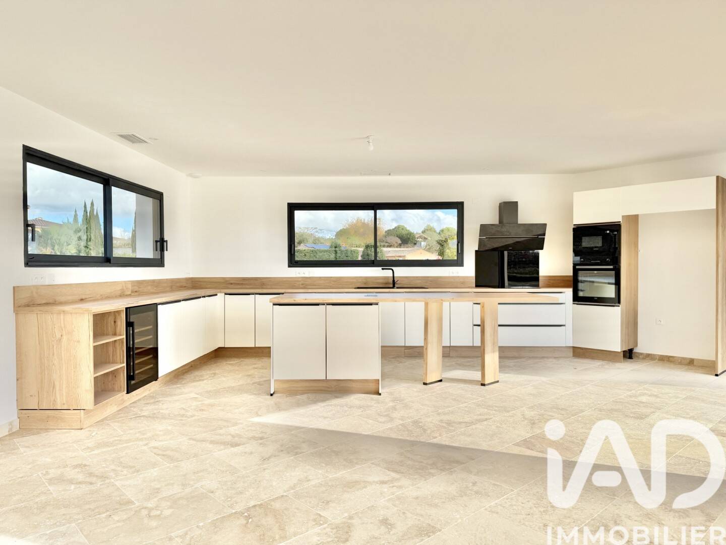 Maison à vendre, 155m², VILLENEUVE LES MONTREAL