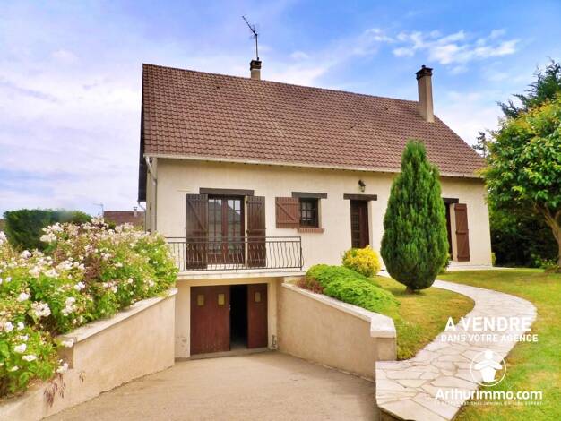 Maison à vendre 261 000 € 6 pièces 4 chambres 142 m² Anet 28260