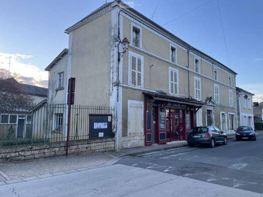 Immeuble à vendre 192 600 € 306 m² Javerlhac-et-la-Chapelle-Saint-Robert 24300