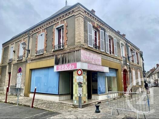 Immeuble à vendre 459 000 € Le Malesherbois 45330
