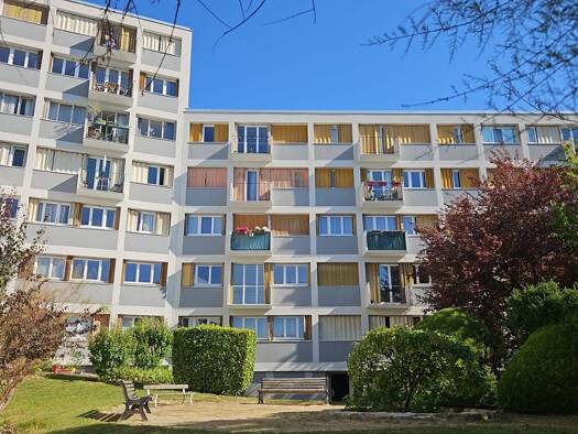 Appartement à louer 1 400 € 4 pièces 3 chambres 65 m² Étage 1/6 Président Roosevelt Saint-Germain-en-Laye 78100
