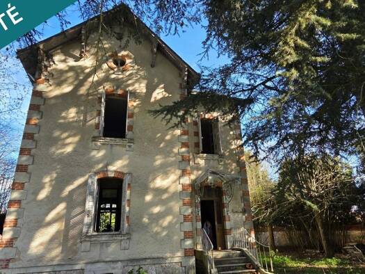 Maison à vendre 128 000 € 5 pièces 3 chambres 190 m² 2 755 m² de terrain Pleumartin 86450