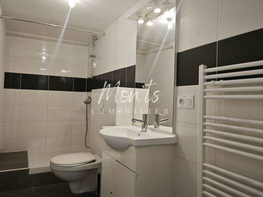 Appartement à vendre 145 000 € 2 pièces 1 chambre 41,52 m² RDC Chevrier 74520