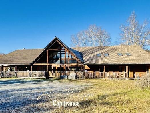 Maison à vendre 499 975 € 12 pièces 10 chambres 500 m² 30 002 m² de terrain La Bâtie-Montsaléon 05700