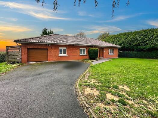 Maison de plain-pied à vendre 249 990 € 5 pièces 3 chambres 127 m² 2 146 m² de terrain Sud Feignies 59750