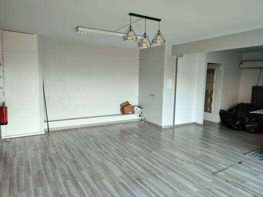 Local commercial à louer 1 100 € 68,9 m² de surface de vente Romagny Annemasse 74100