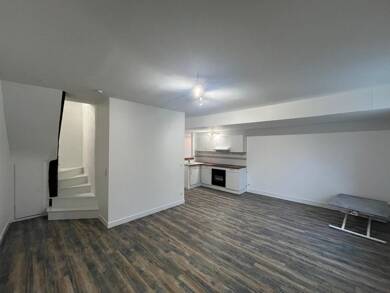 Maison de ville à louer 850 € 2 pièces 1 chambre 51,4 m² disponible à partir du 21/09/2025 Chambry 77910