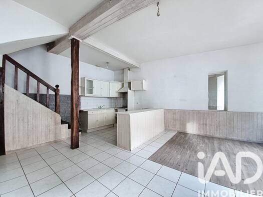 Maison de ville à vendre 70 000 € 3 pièces 1 chambre 52 m² Centre Ville Chemillé-en-Anjou 49120