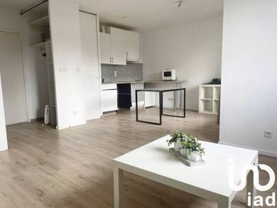 Appartement à vendre 80 000 € 2 pièces 1 chambre 43 m² Dernier étage, Étage 2/2 Centre Ville Liévin 62800