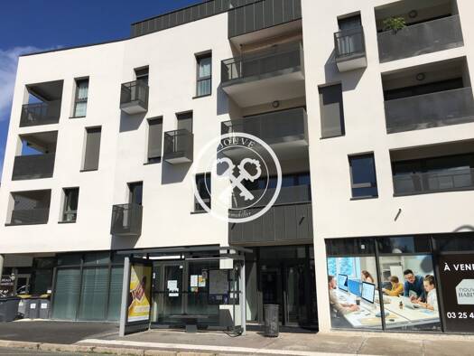 Appartement à vendre 235 000 € 3 pièces 2 chambres 70,4 m² Étage 3/5 Troyes 10000