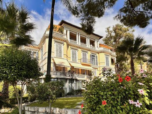 Appartement à vendre 626 000 € 3 pièces 2 chambres 107,36 m² RDC/3 Carei-Monti Menton 06500