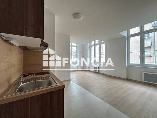 Appartement à louer 370 € 1 pièce 33 m² RDC dès le 16/12/2025 Bourges 18000