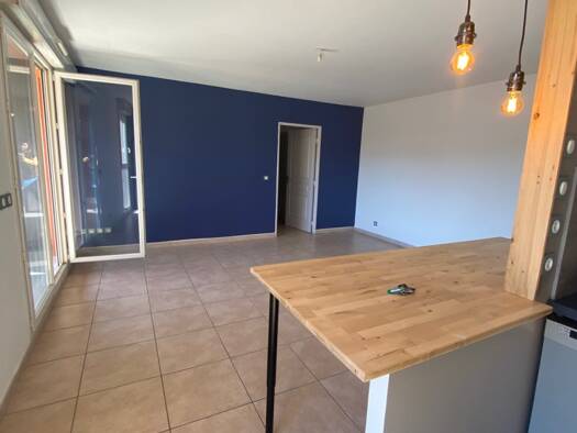 Appartement à louer 835 € 2 pièces 1 chambre 53 m² 2ème étage Ganges 34190