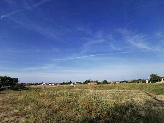 Terrain constructible viabilisé à vendre 84 900 € 900 m² de terrain Brens 81600